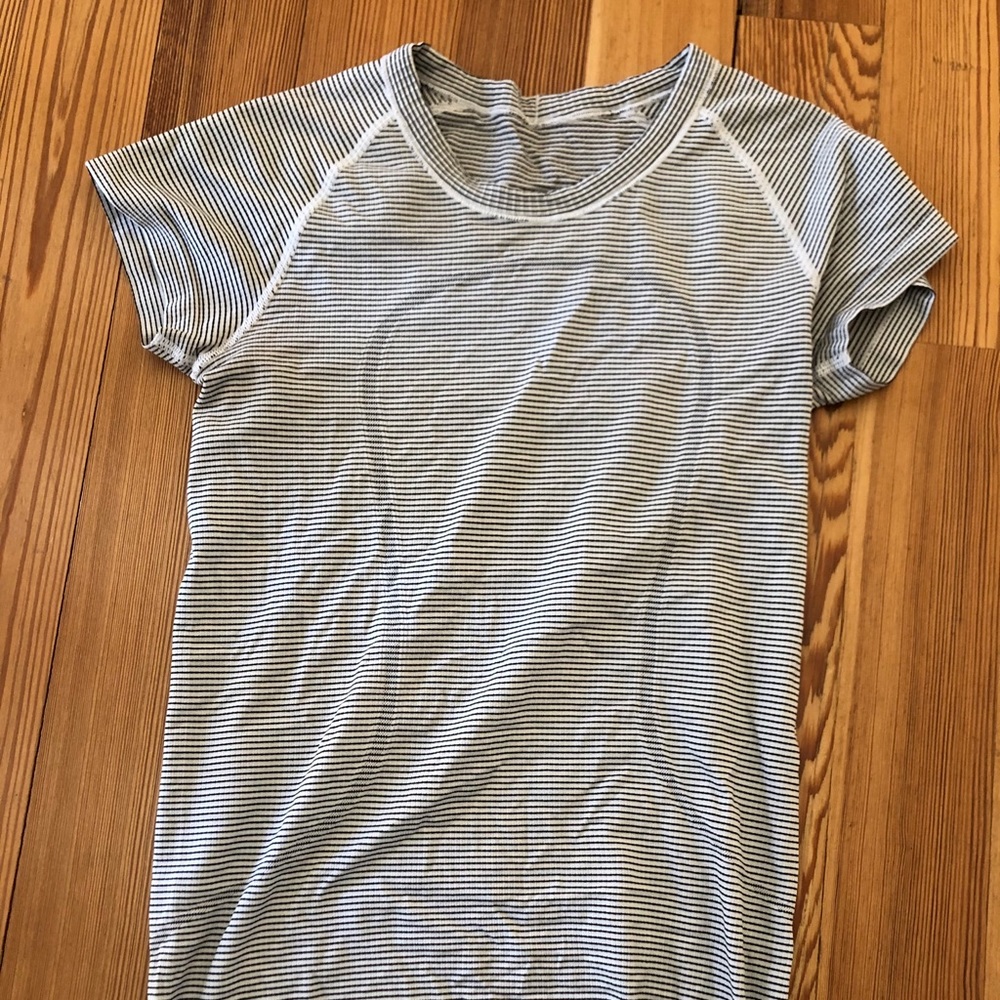 Lululemon Swiftly tech top